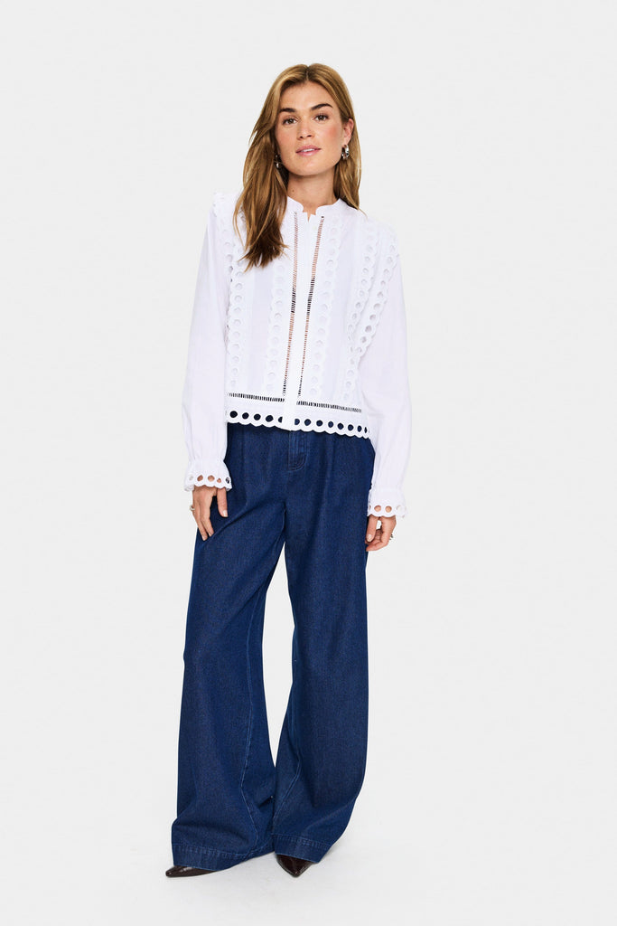 Saint Tropez Embroidered Detail Bloue White