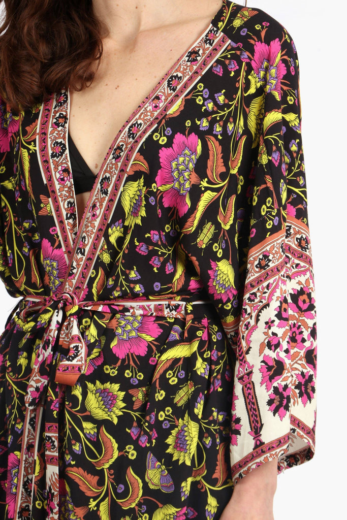 Sarta - Vintage Floral & Butterfly Print Long Kimono Robe in Black One-size (8-18)